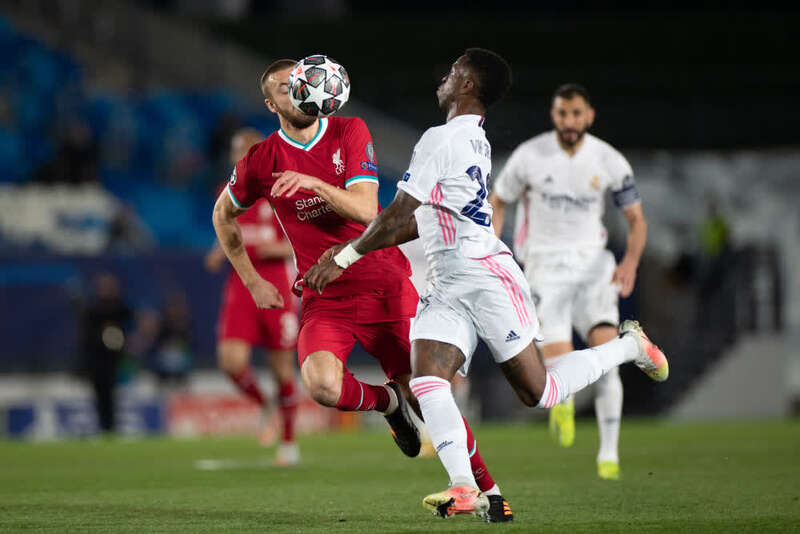 脚踝扭伤而 脚踝扭伤而