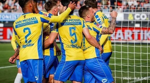 免费游泳课 免费游泳课