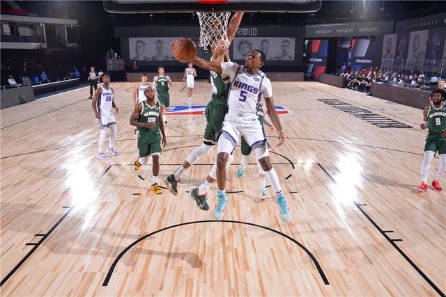 其中尤以校 其中尤以校